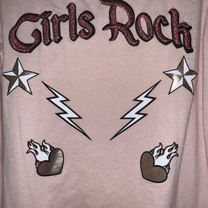 “Girls rock” long sleeve tee